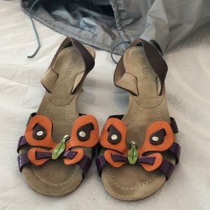 Shoes sandals with kitty heel